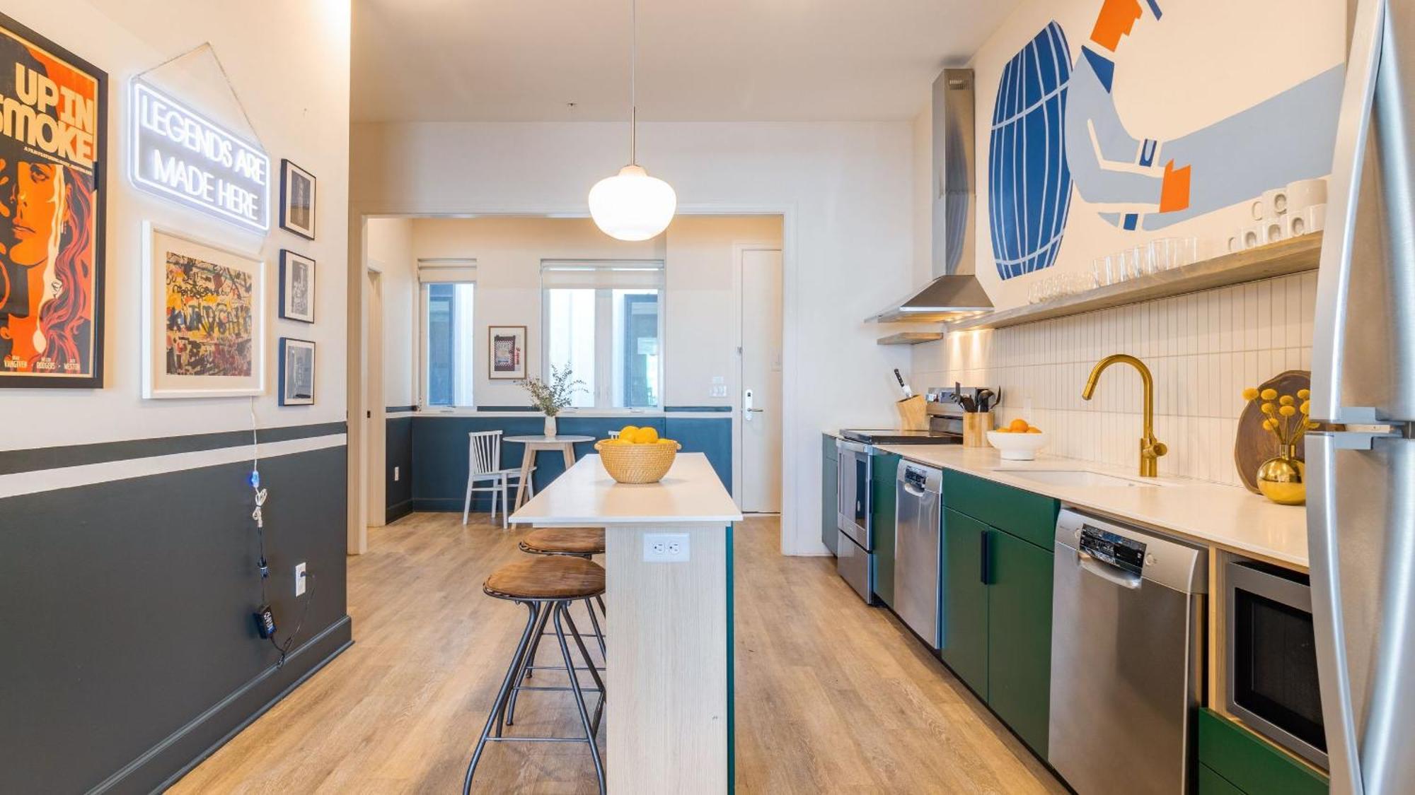 Holiday home Sleeps 16 3 Units In Downtown Private Balcony Conway By Avantstay *