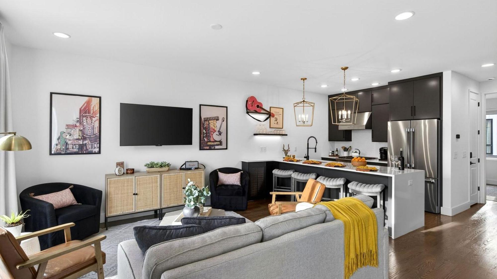 Dixieland Delight By Avantstay Rooftop Hot Tub Games Views Near Broadway Holiday home Nashville