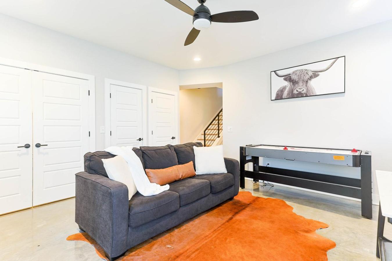 Luxury Near Downtown With Speakeasy And Games Holiday home Nashville