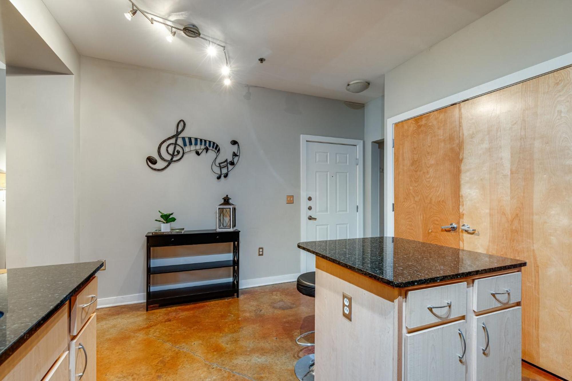 Heart Of Midtown 1bd 1 Ba Condo! Holiday home