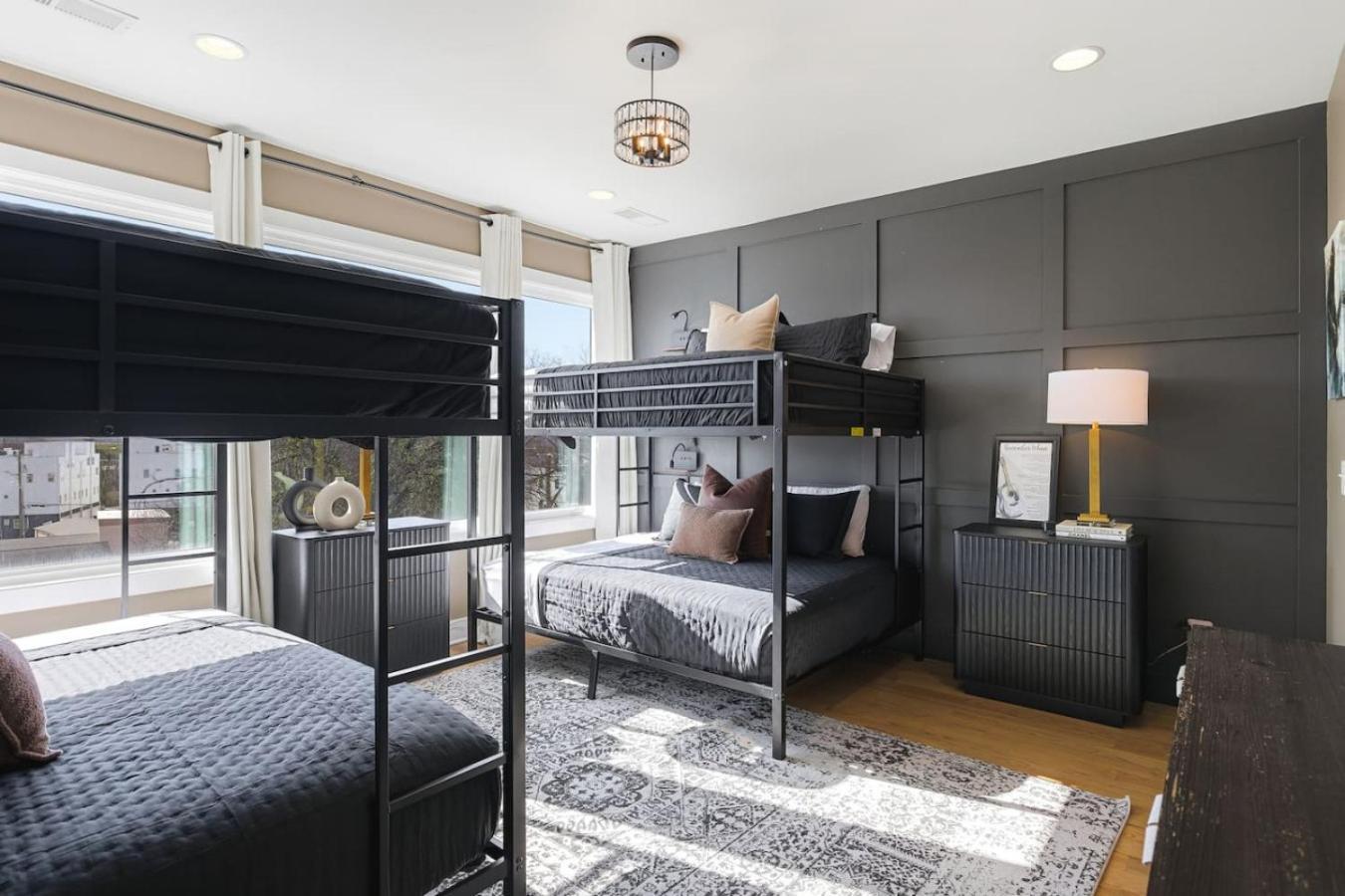 View With Hottub Rooftop Arcade Game And Parking * Nashville