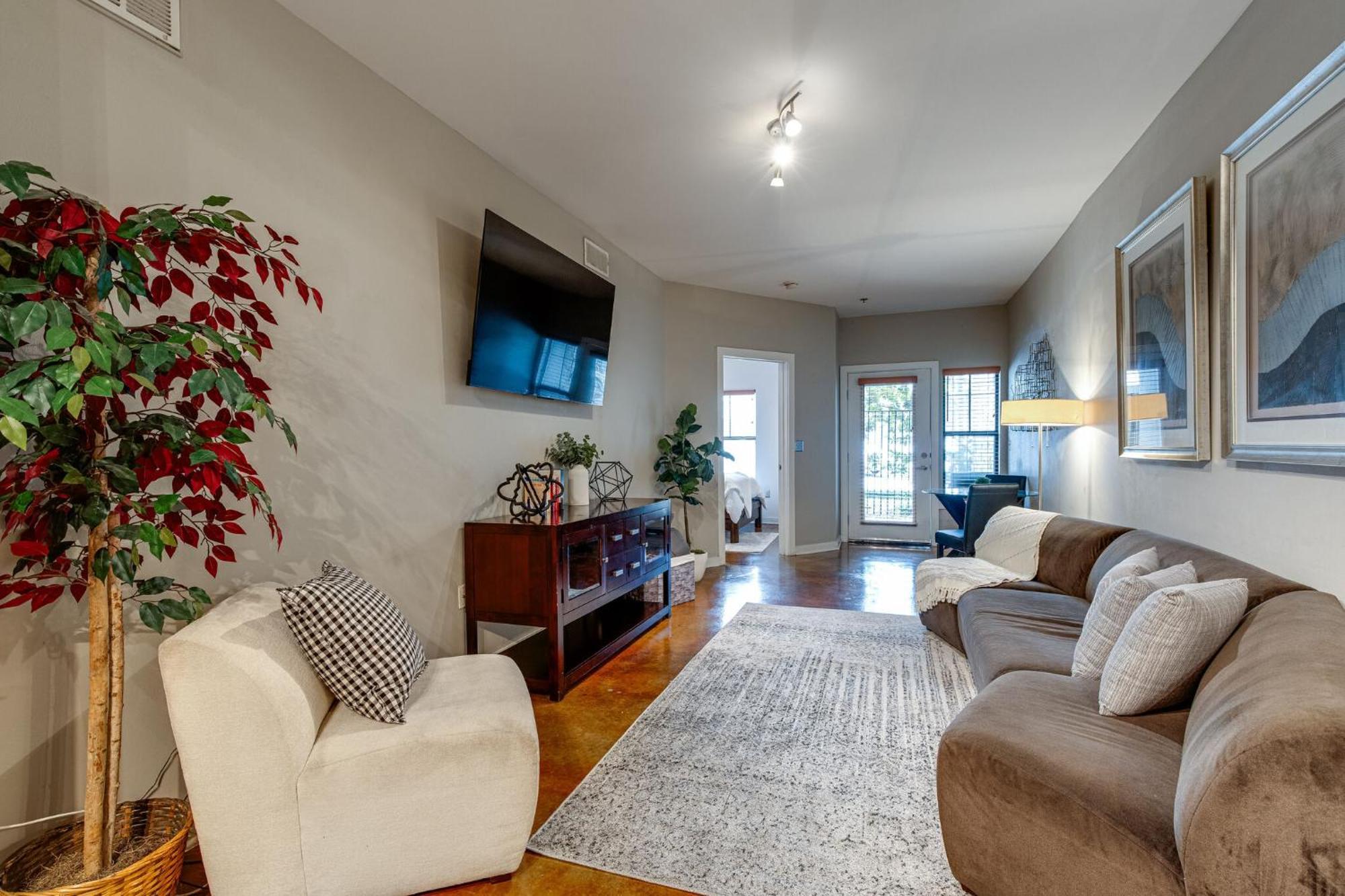 Heart Of Midtown 1bd 1 Ba Condo!