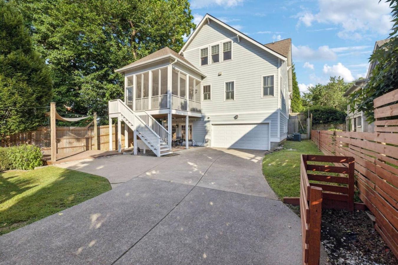 Holiday home Walk To 12 South And Restaurants With Garage And Golf Simulator