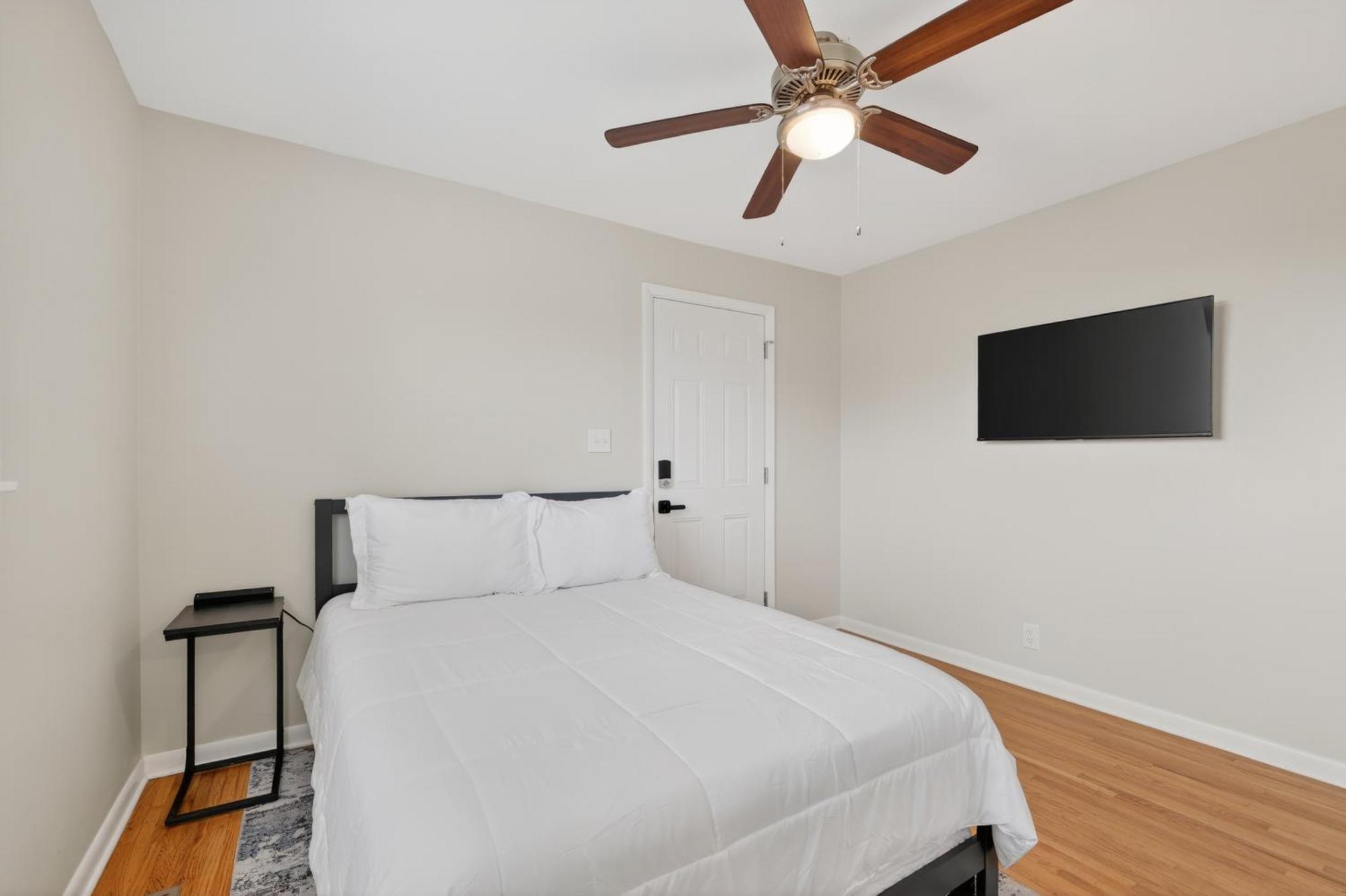 Quiet Retreat Near Opryland & Airport Holiday home *