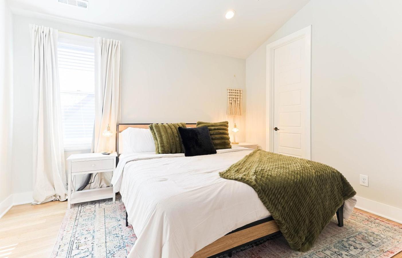 Holiday home Bachelorette Pad Stage And Neon Vibe