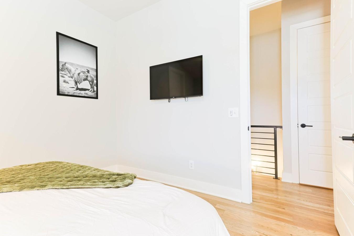 Holiday home Bachelorette Pad Stage And Neon Vibe