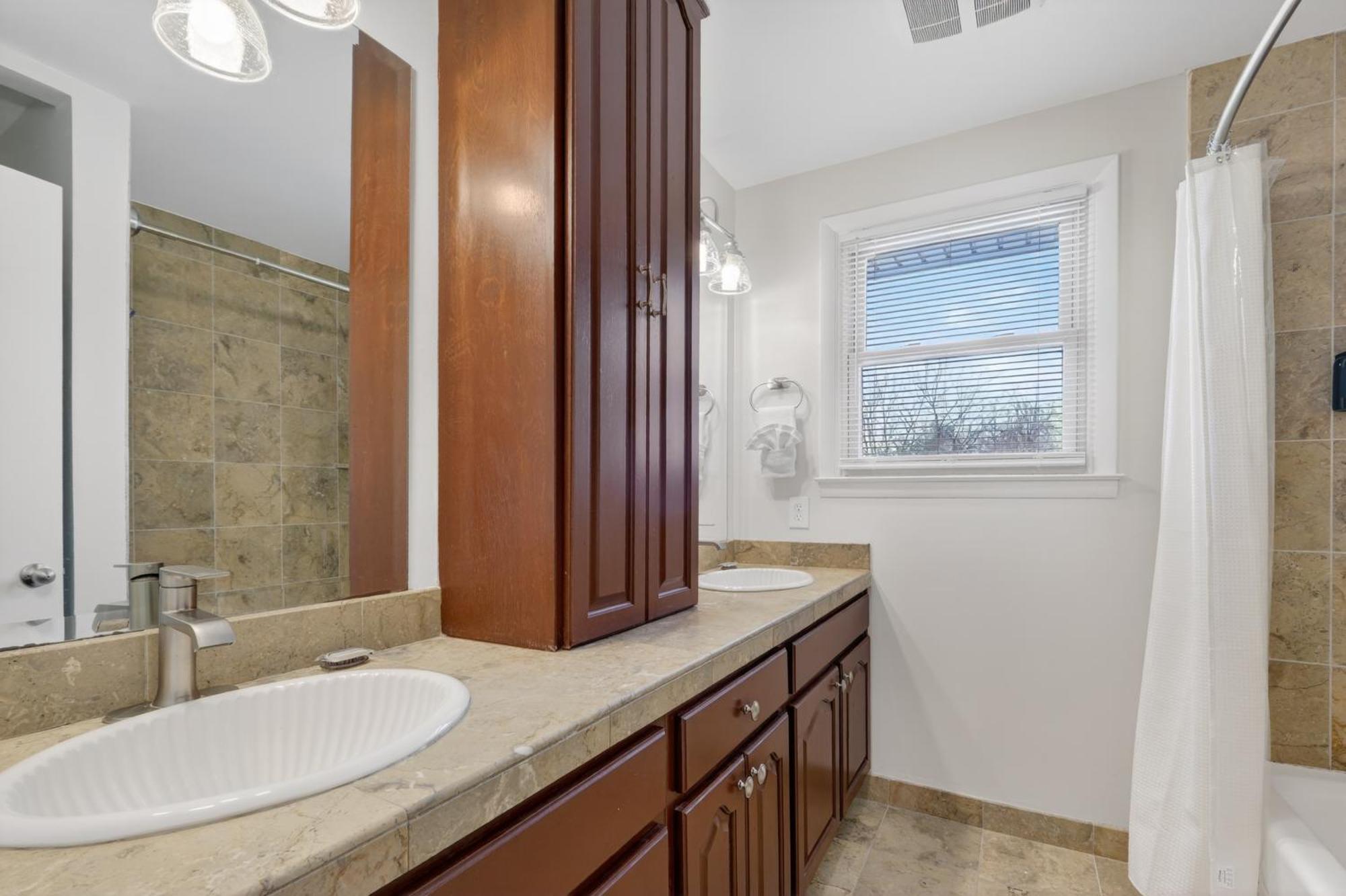 Quiet Retreat Near Opryland & Airport