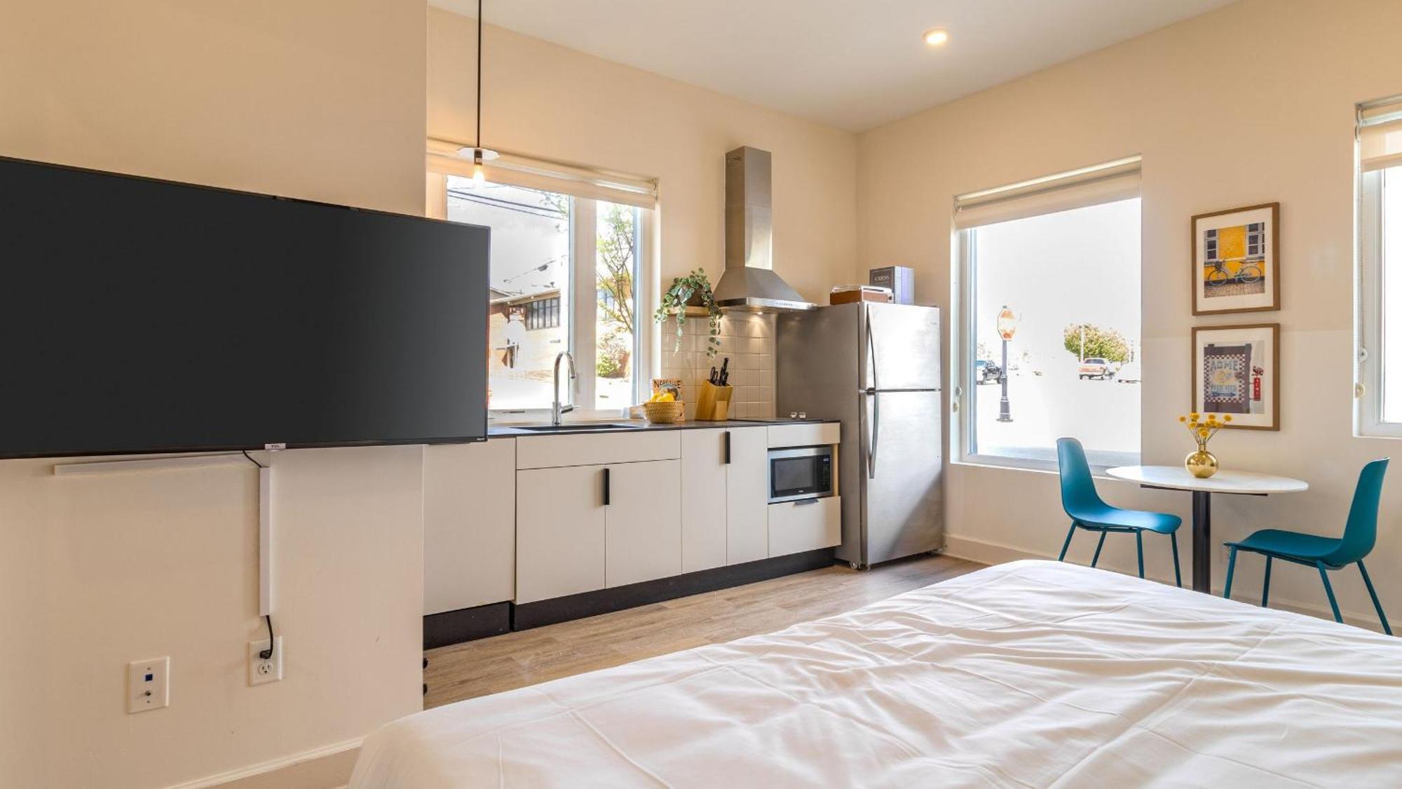 Sleeps 16 3 Units In Downtown Private Balcony Conway By Avantstay *