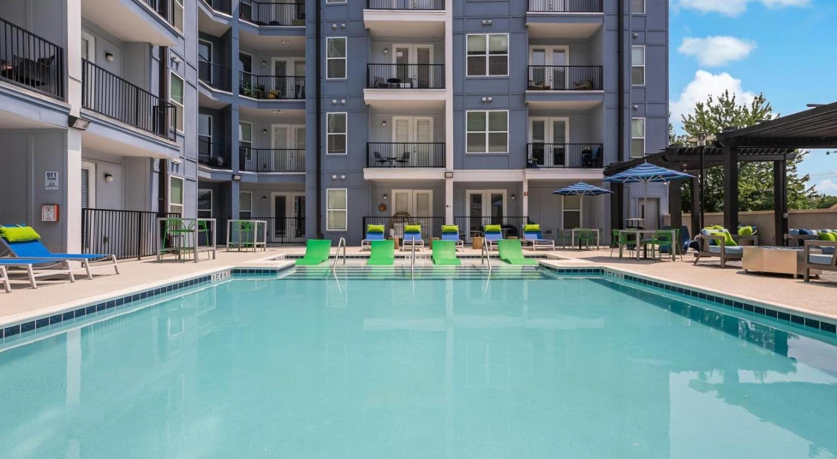 Boulevard Midtown 1br Pool Gym Parking 06 Apartment