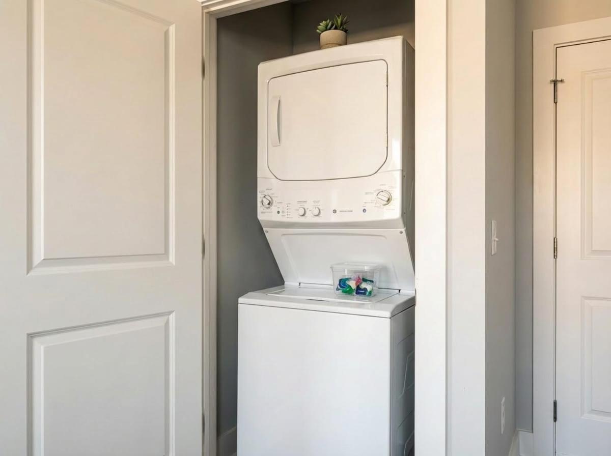 Boulevard Midtown 1br Pool Gym Parking 02 *