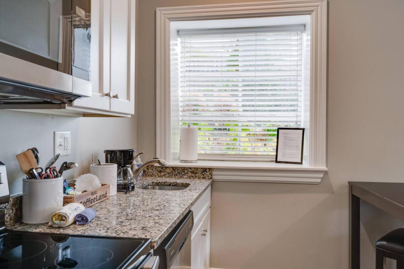 Bright And Cozy Church Conversion1br Apartment Nashville