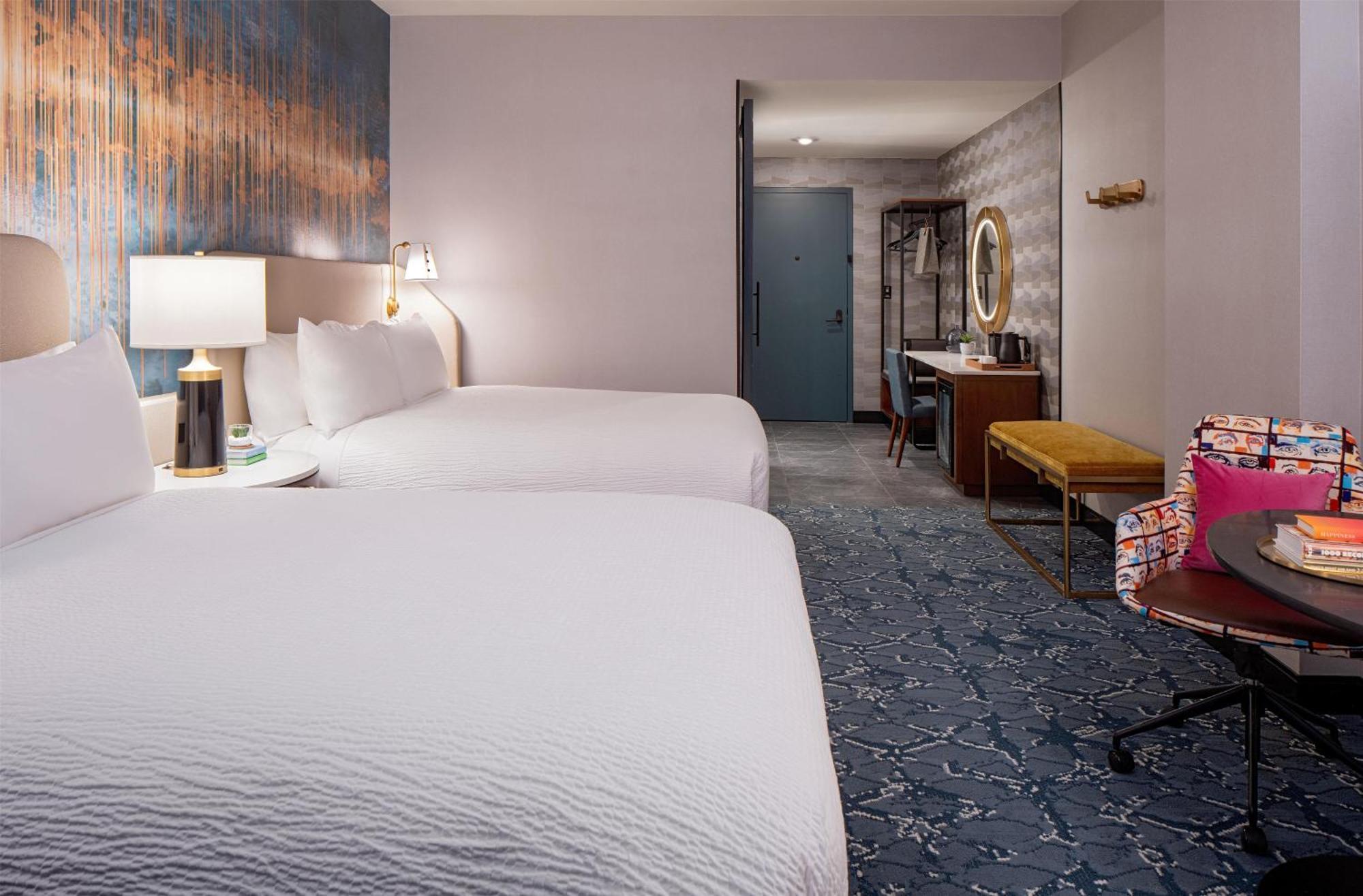 Tempo By Hilton Downtown Hotel 3*