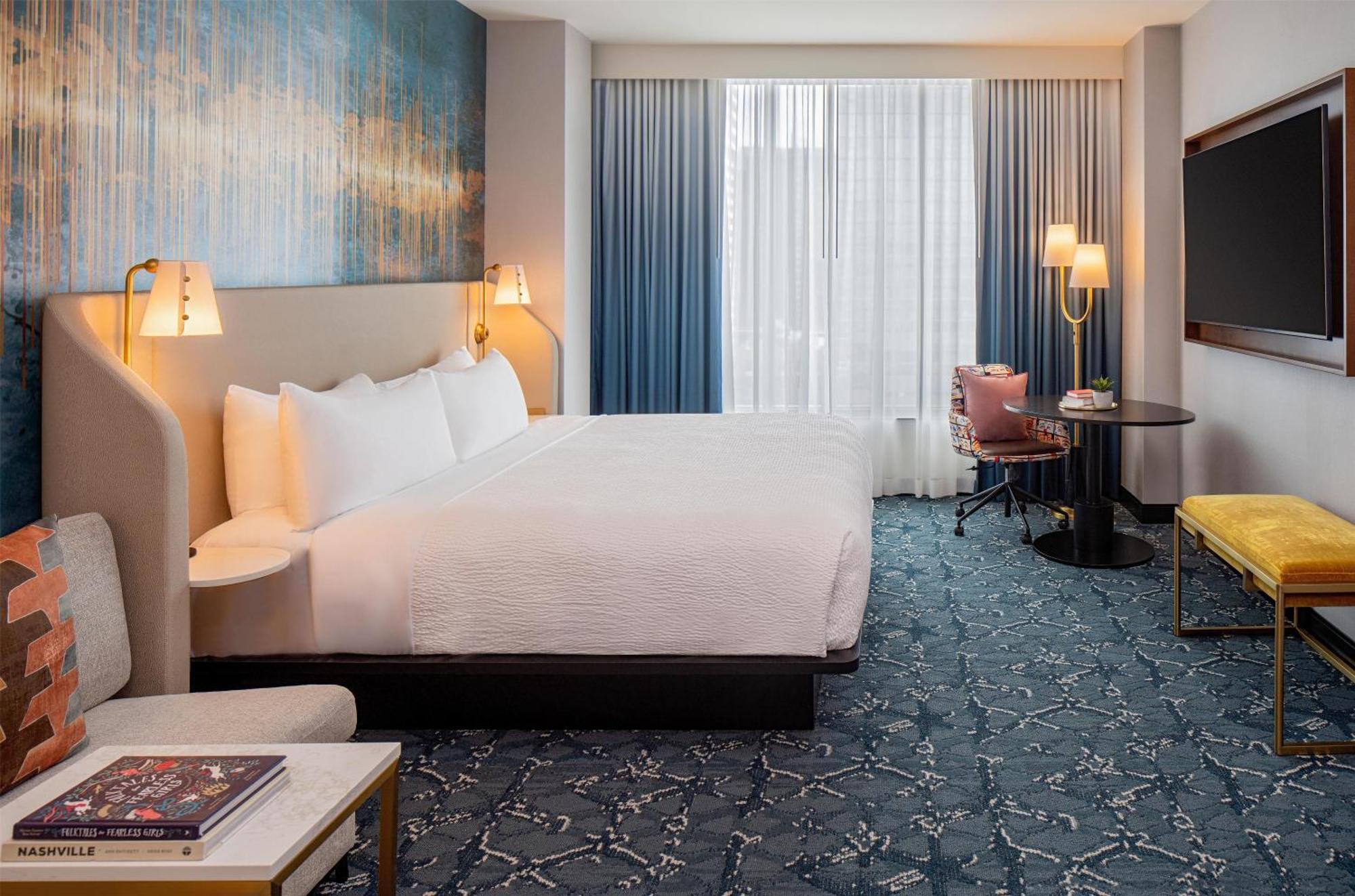 Tempo By Hilton Downtown 3*