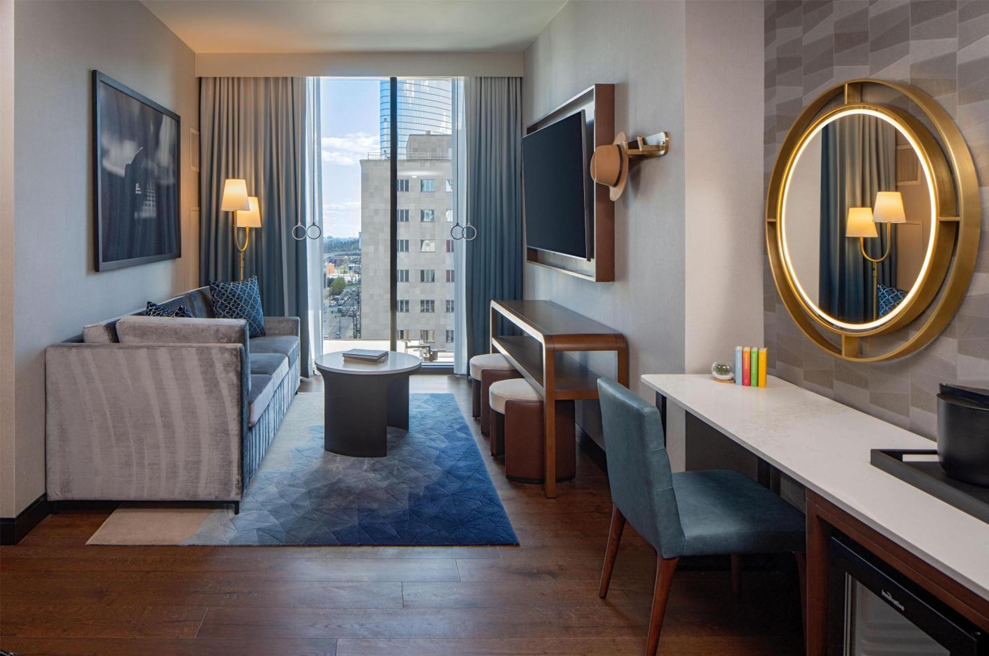 Tempo By Hilton Downtown 3*