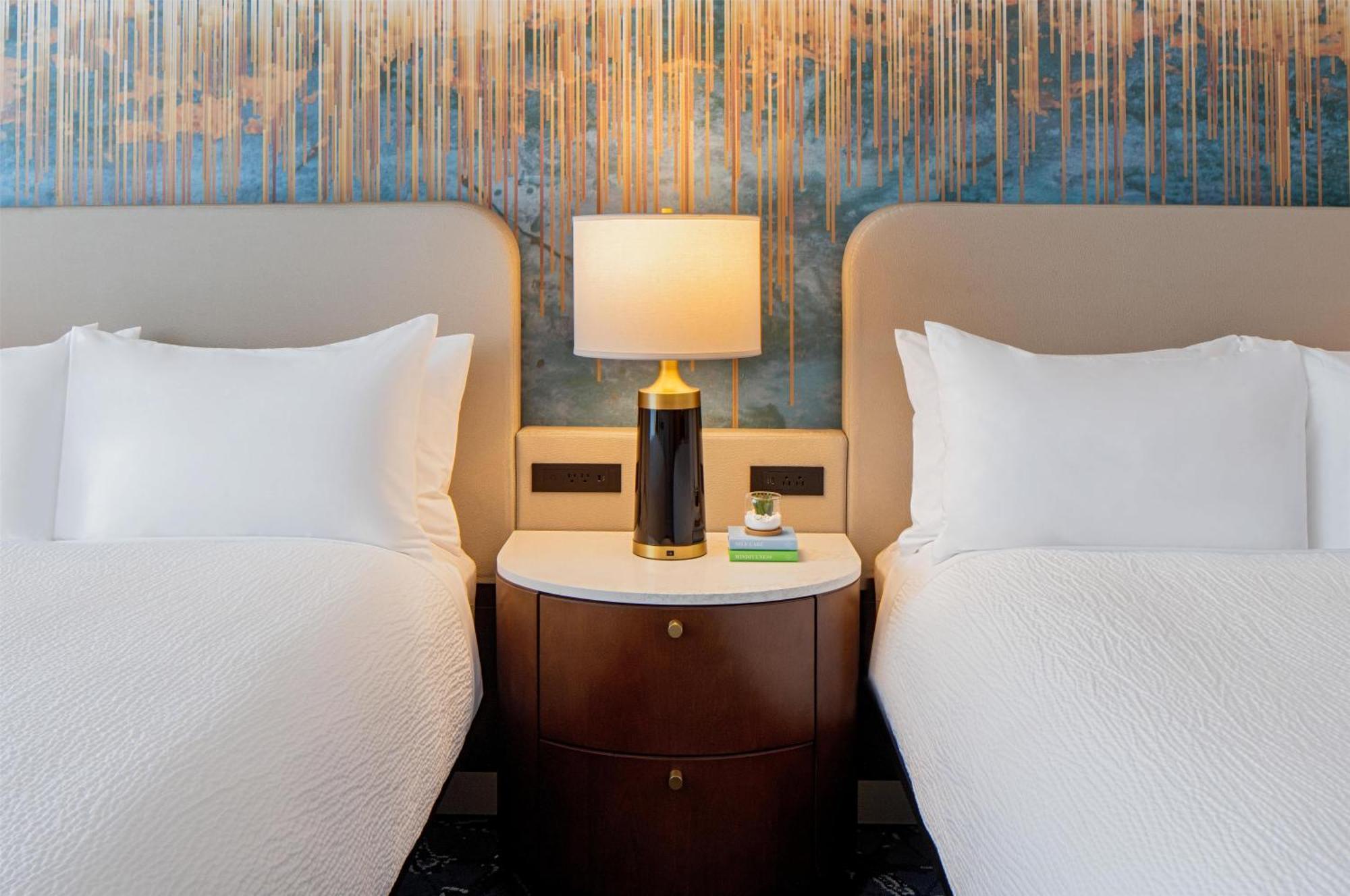 Hotel Tempo By Hilton Downtown Nashville