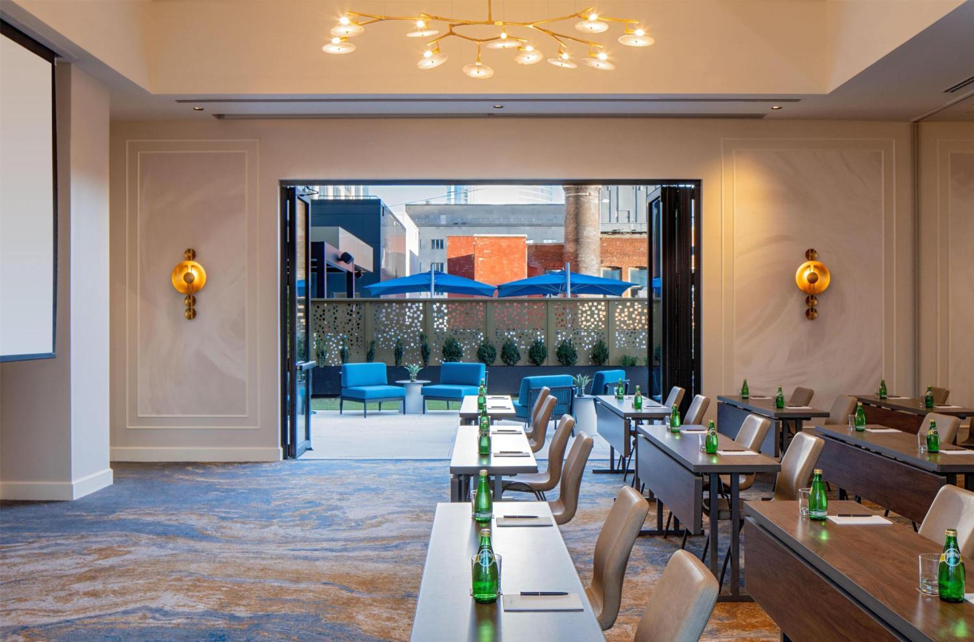 Tempo By Hilton Downtown 3* Nashville