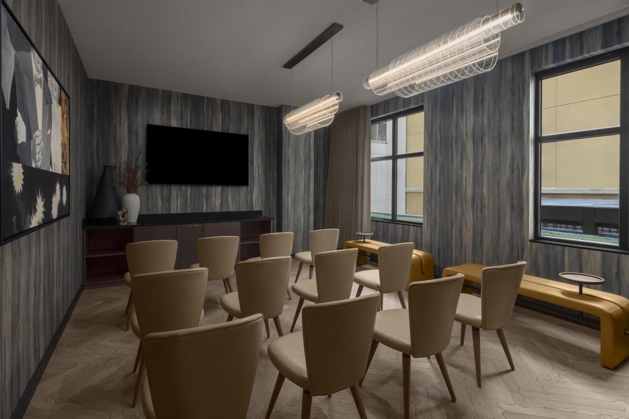 Motto By Hilton Downtown 4*