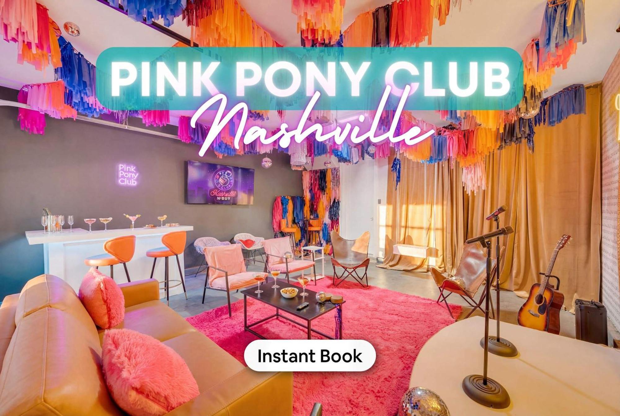 Holiday home Brand New Views Karaoke Near Downtown