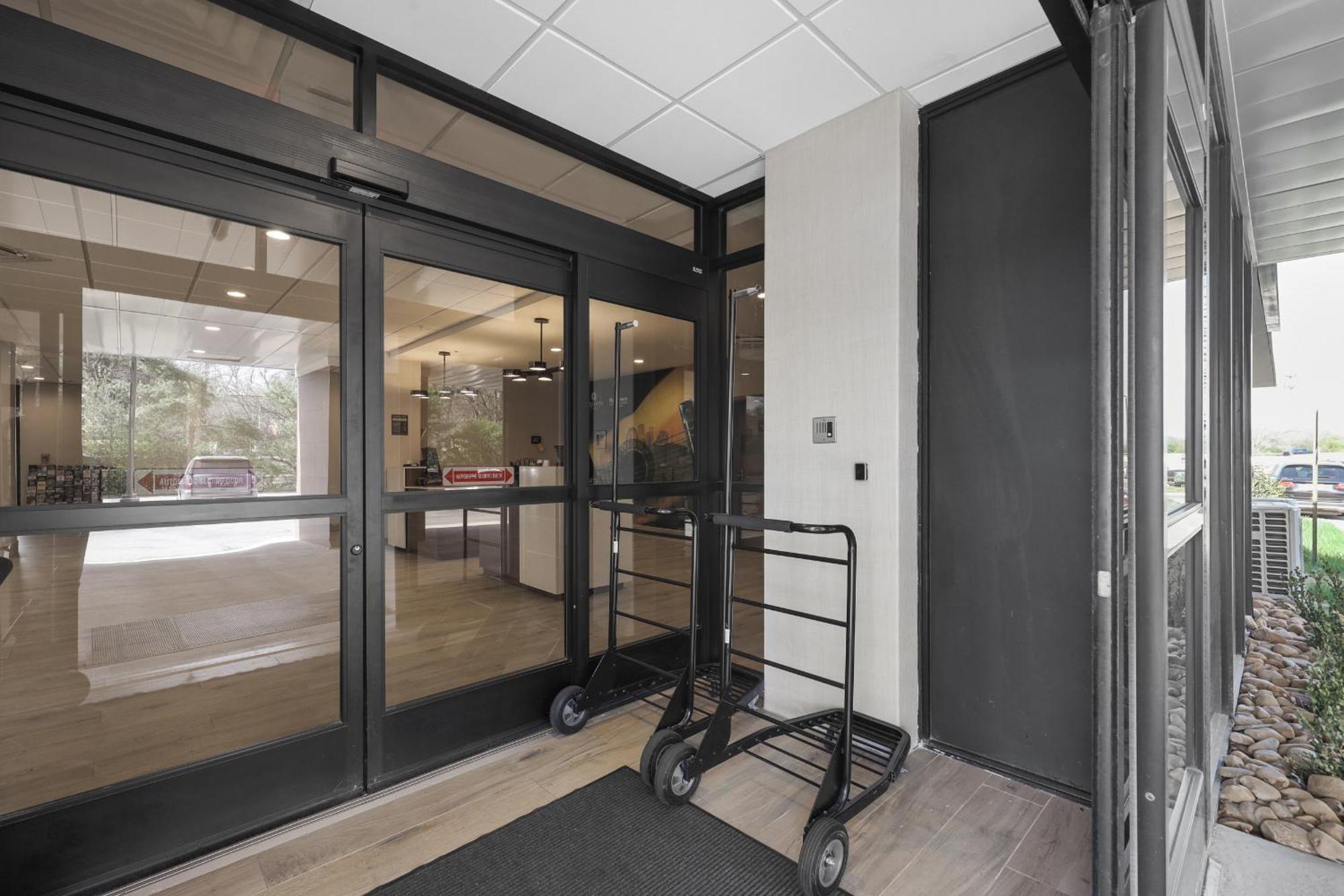 La Quinta By Wyndham Airport/opryland Hotel Nashville