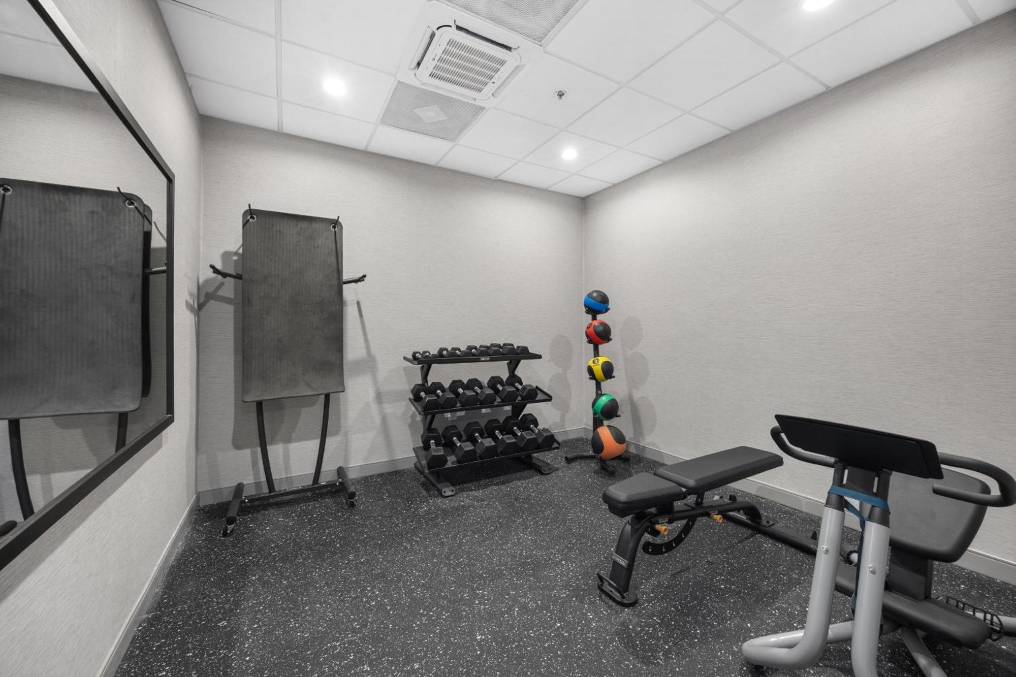 La Quinta By Wyndham Airport/opryland Hotel 3*