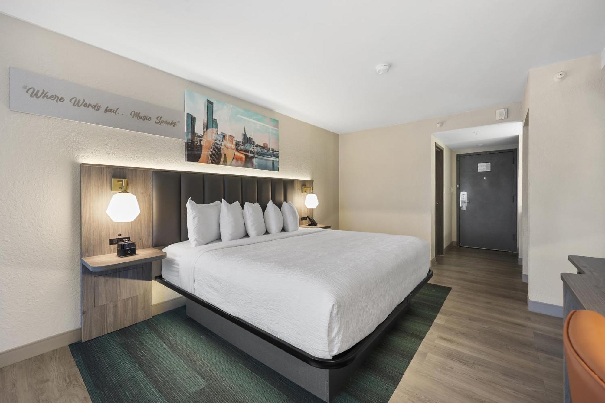 Hotel La Quinta By Wyndham Airport/opryland 3*