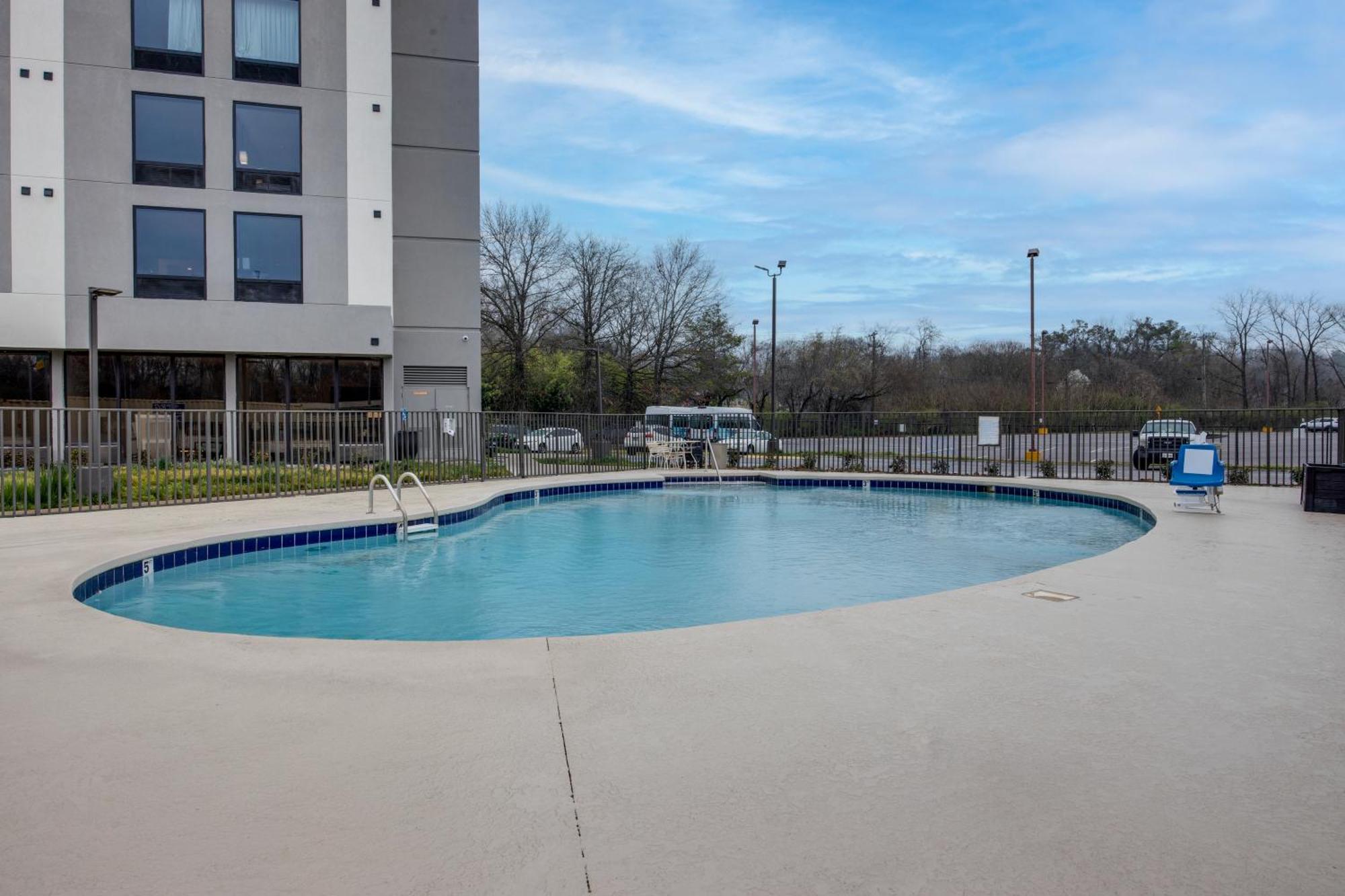 Hotel La Quinta By Wyndham Airport/opryland 3*