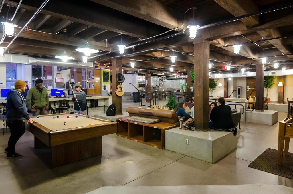 Downtown - Adults Only Hostel *