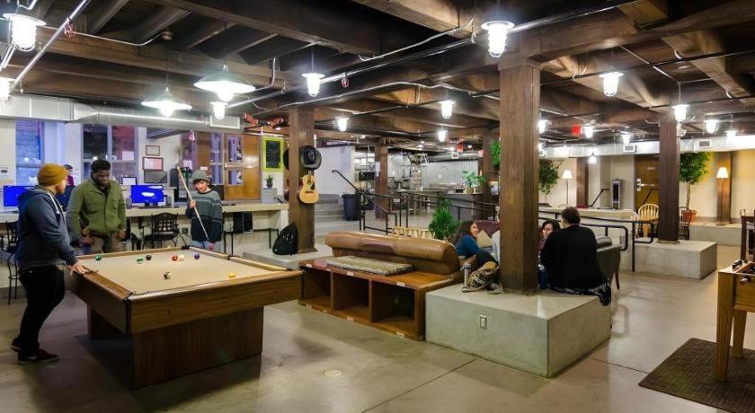 Downtown - Adults Only Hostel *