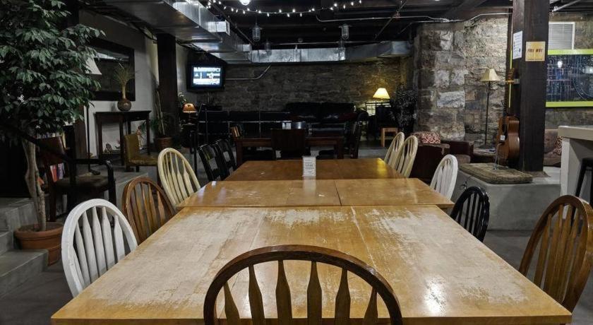 Downtown - Adults Only Hostel *