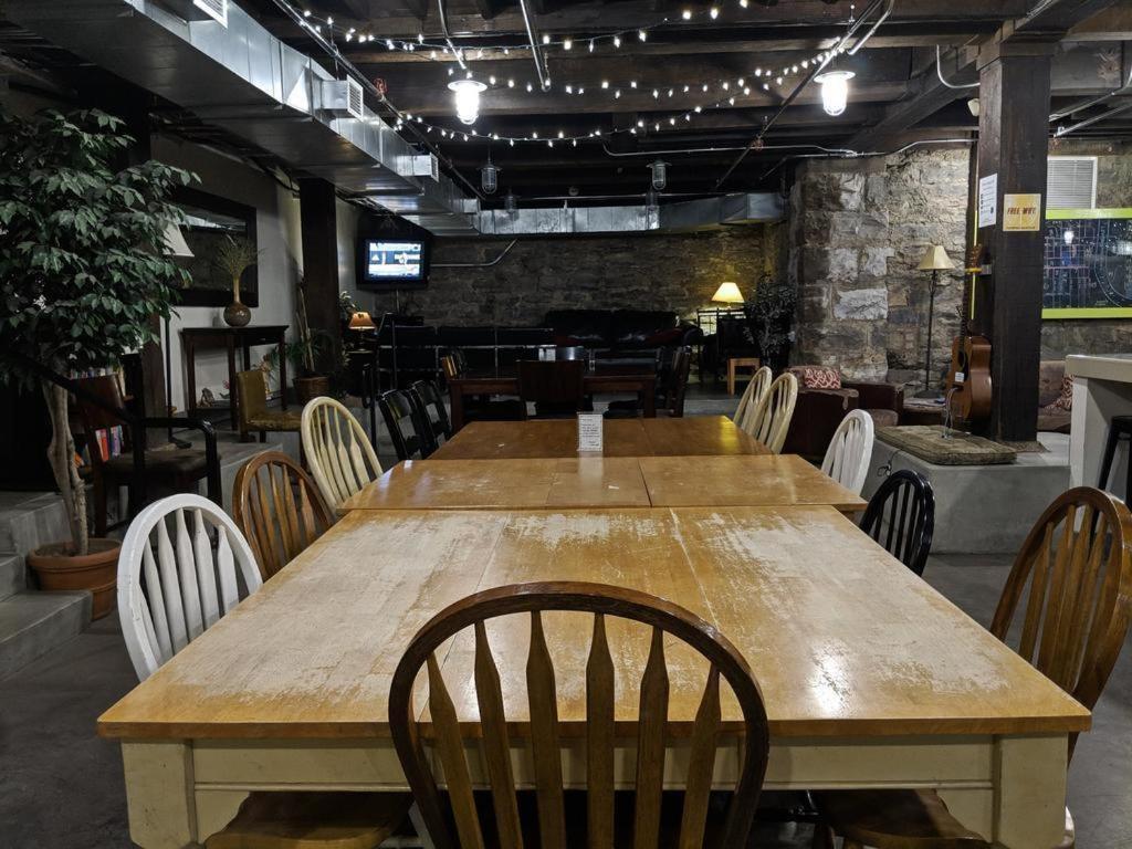 Hostel Downtown - Adults Only