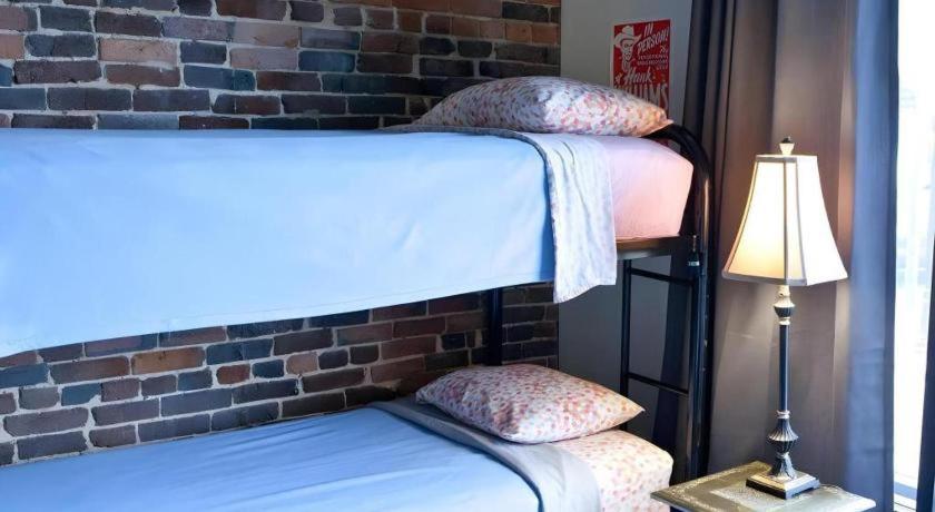 Hostel Downtown - Adults Only