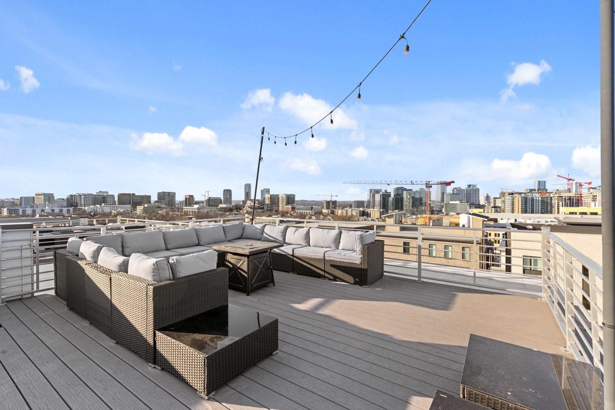 With Stunning Rooftop Views Holiday home Nashville