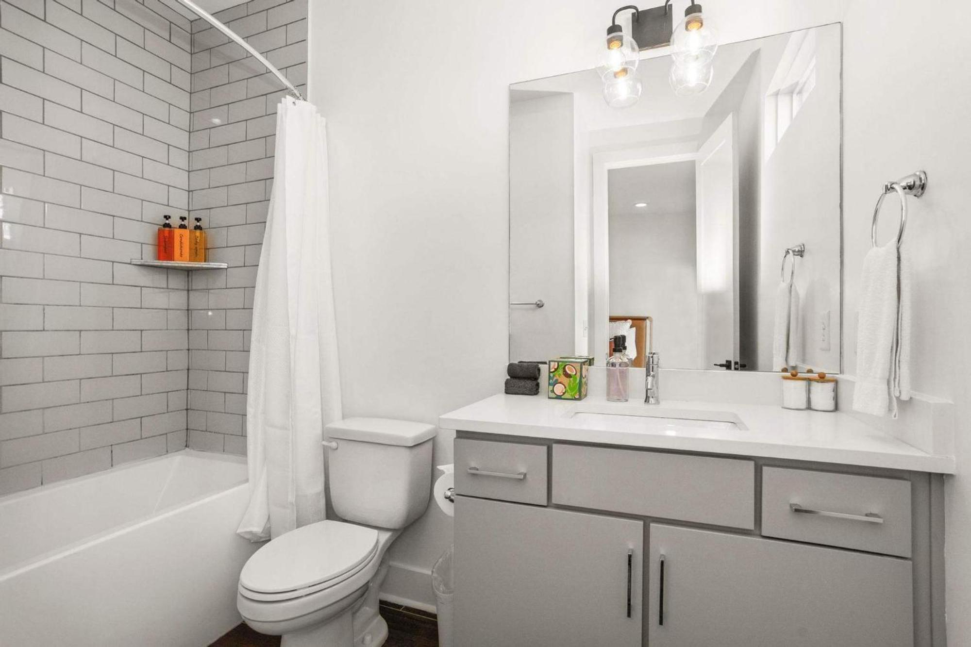 Prime Spot Minutes To 12 South Gulch & Broadway Holiday home