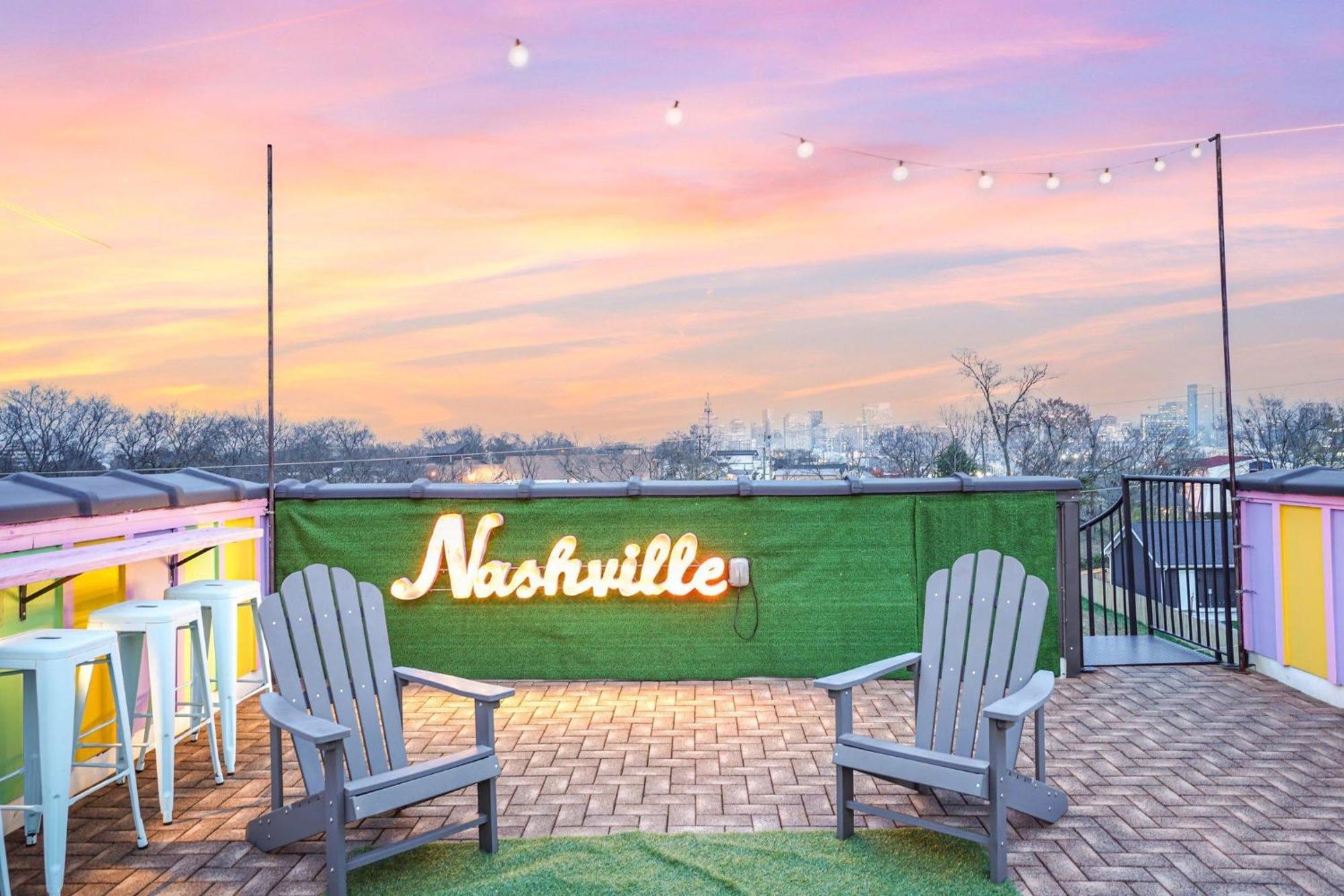 Swiftie Dream House-rooftop Patio-mins To Broadway