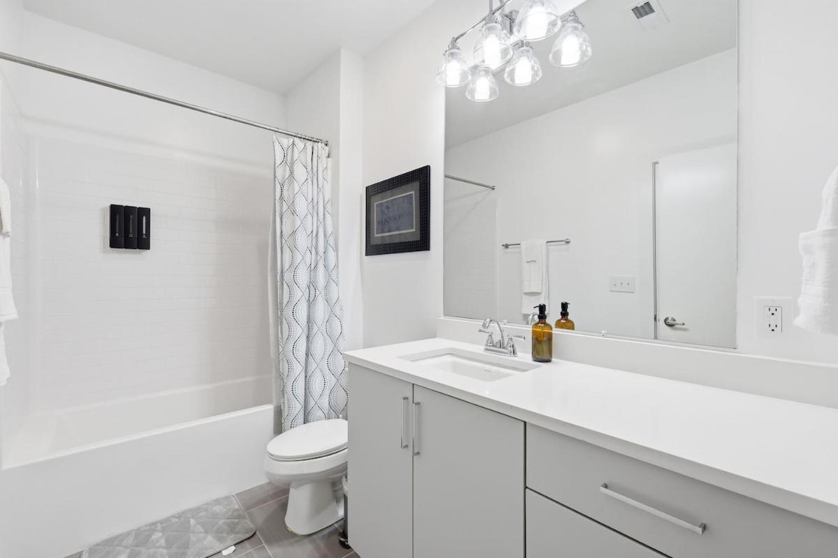 Peaceful Retreat - Views, Close To Broadway Apartment