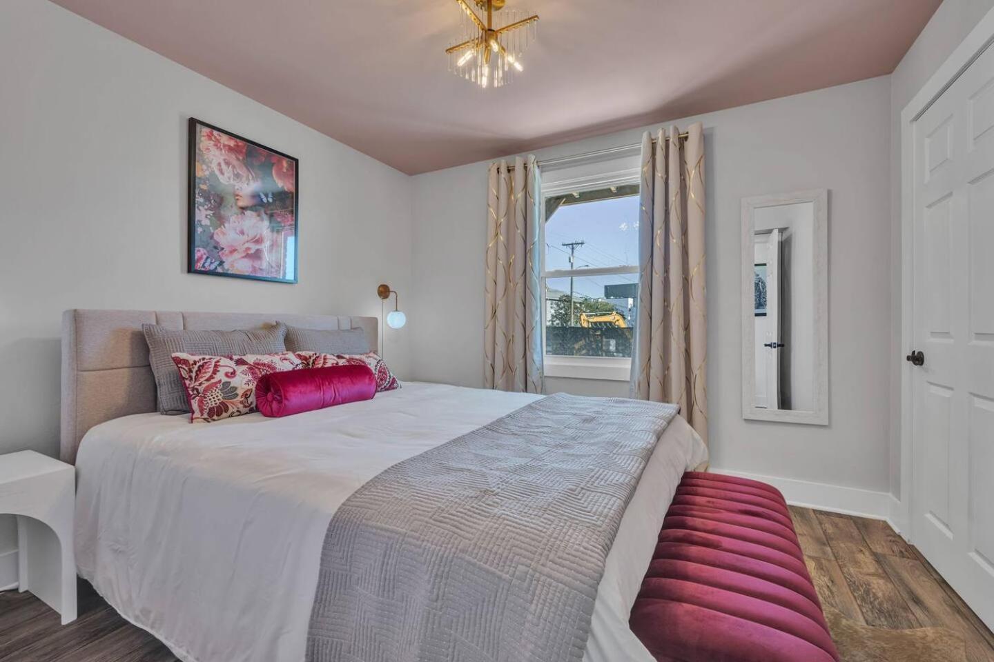 Apartment Modern 2br Near Downtown | Free Parking