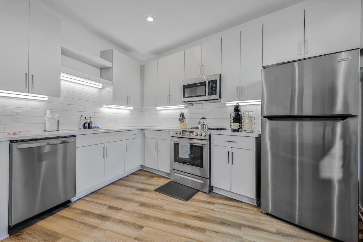 Peaceful Retreat - Views, Close To Broadway Apartment