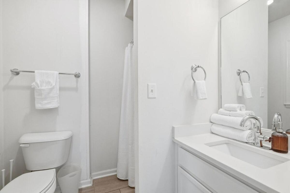 Apartment Comfortable 3br |minutes To Broadway| Parking *