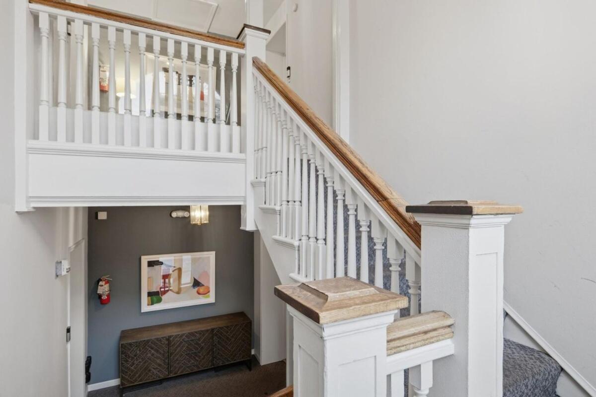 Apartment Comfortable 3br |minutes To Broadway| Parking