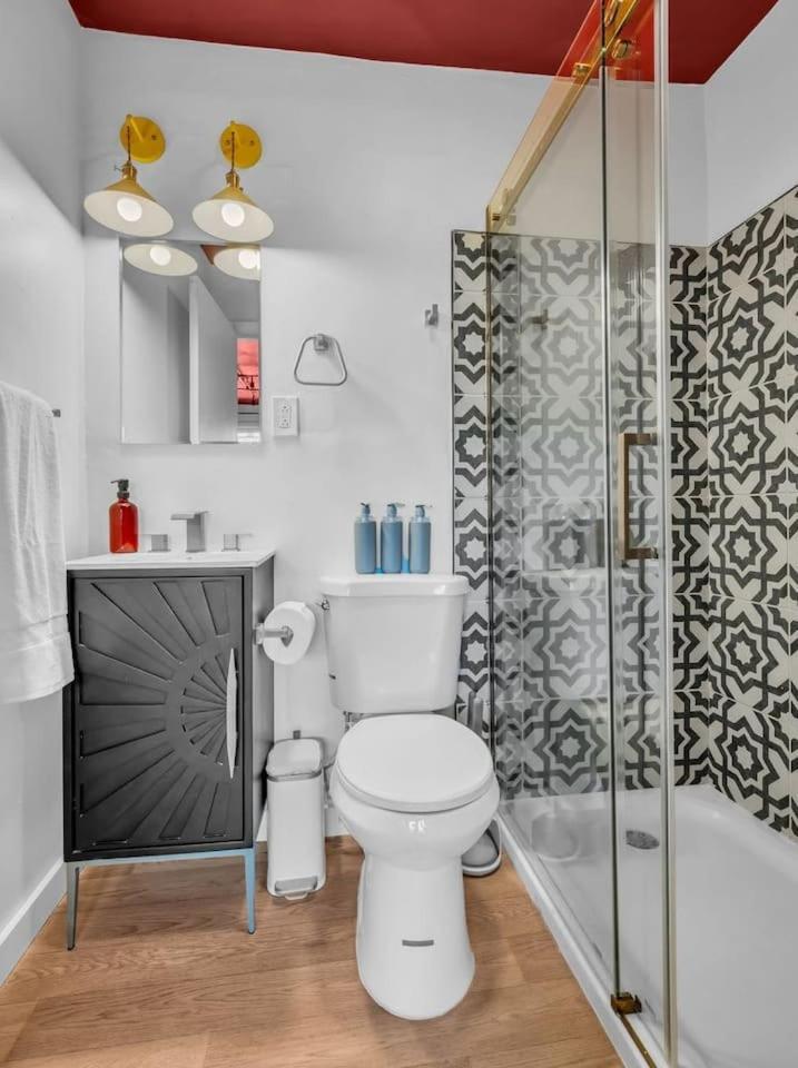 Spacious 2br Downtown | Free Parking * Nashville
