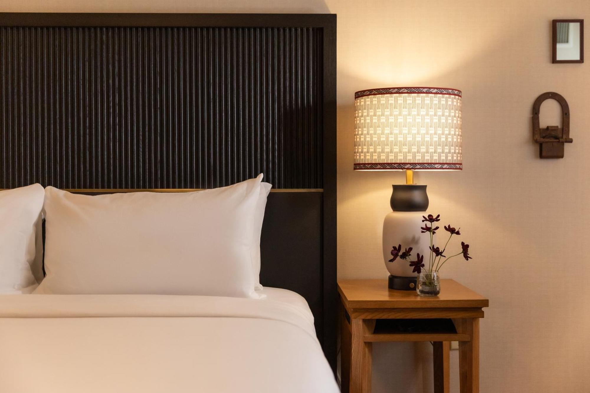 Hutton Hotel 4*