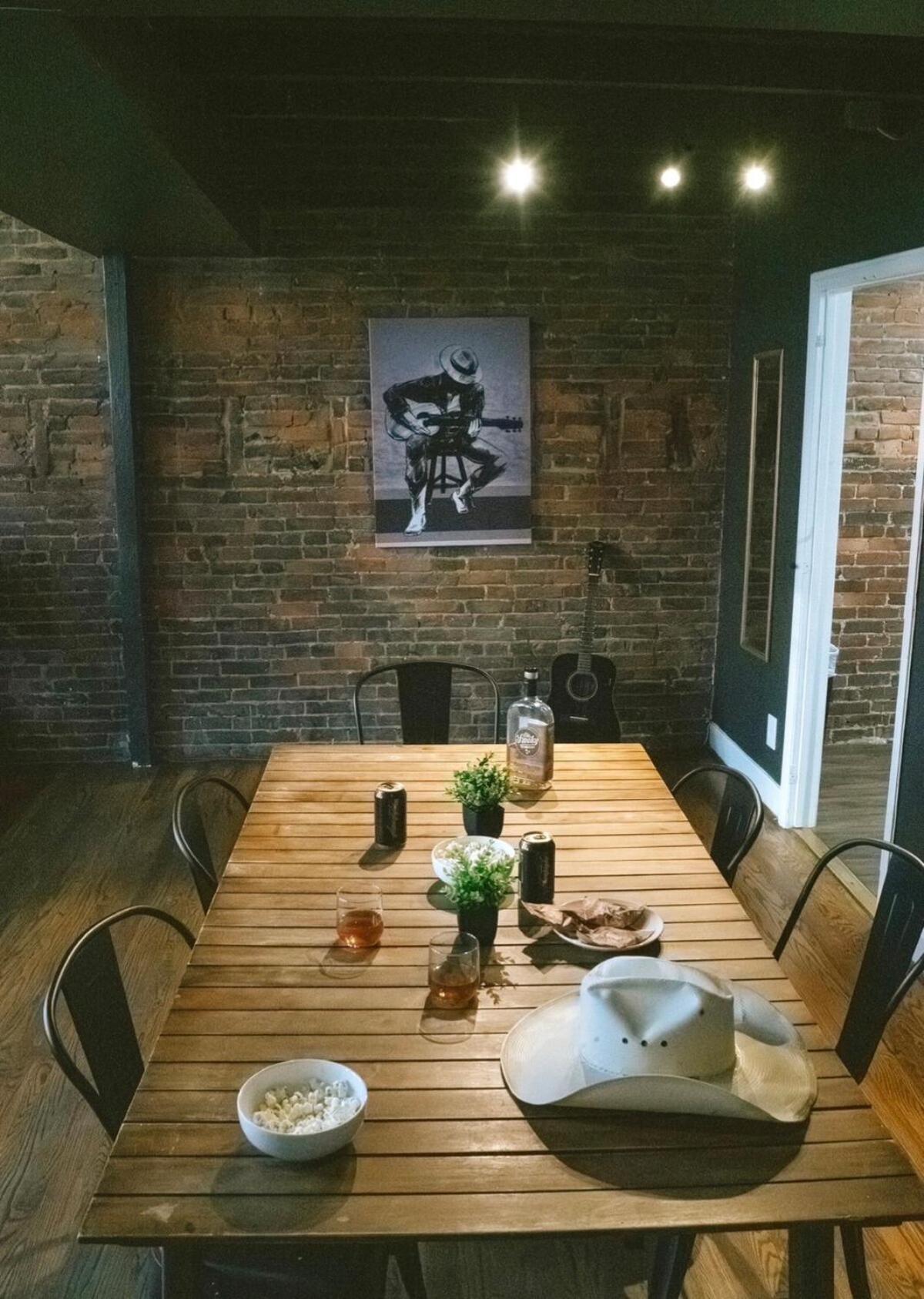 The Lofts At 107 Aparthotel