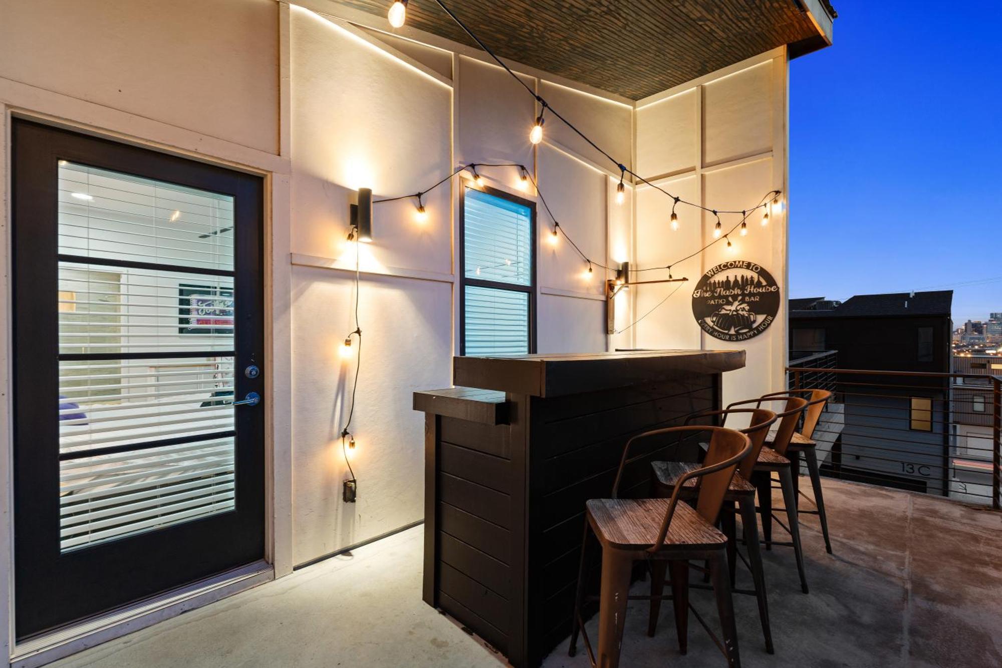 Balcony Bar, Grill & Firepit With A View And Sleeps 16 Only 8 To Broadway *