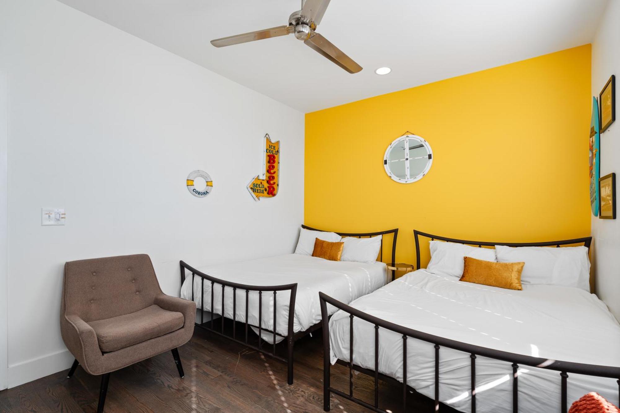 Balcony Bar, Grill & Firepit With A View And Sleeps 16 Only 8 To Broadway