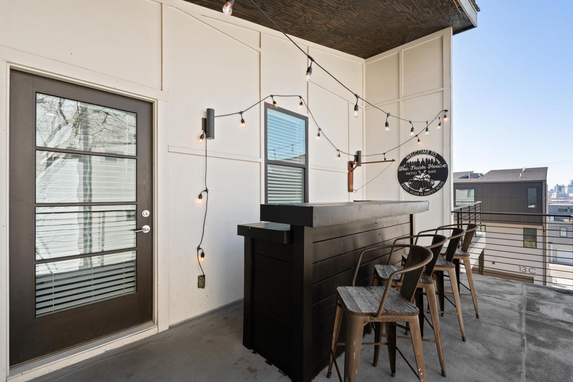 Holiday home Balcony Bar, Grill & Firepit With A View And Sleeps 16 Only 8 To Broadway Nashville