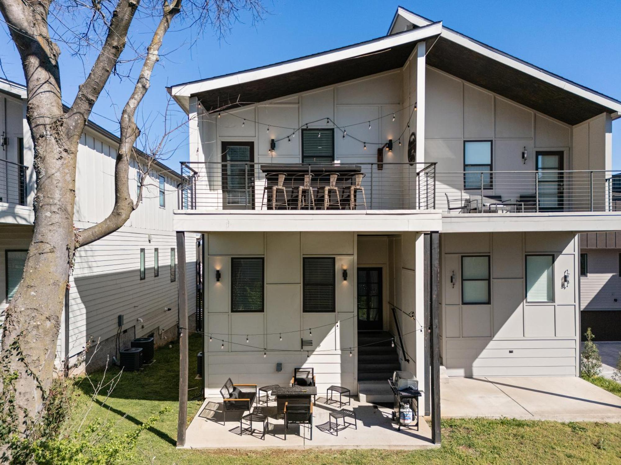 Holiday home Balcony Bar, Grill & Firepit With A View And Sleeps 16 Only 8 To Broadway *