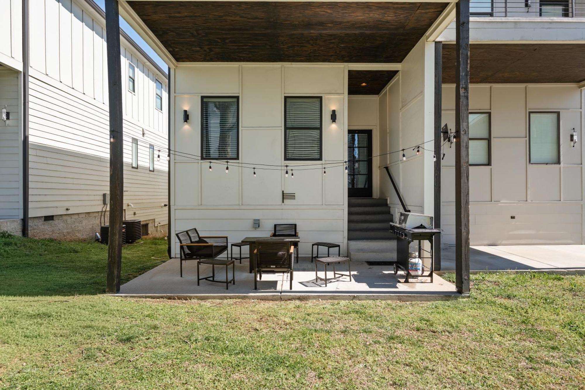Balcony Bar, Grill & Firepit With A View And Sleeps 16 Only 8 To Broadway Nashville