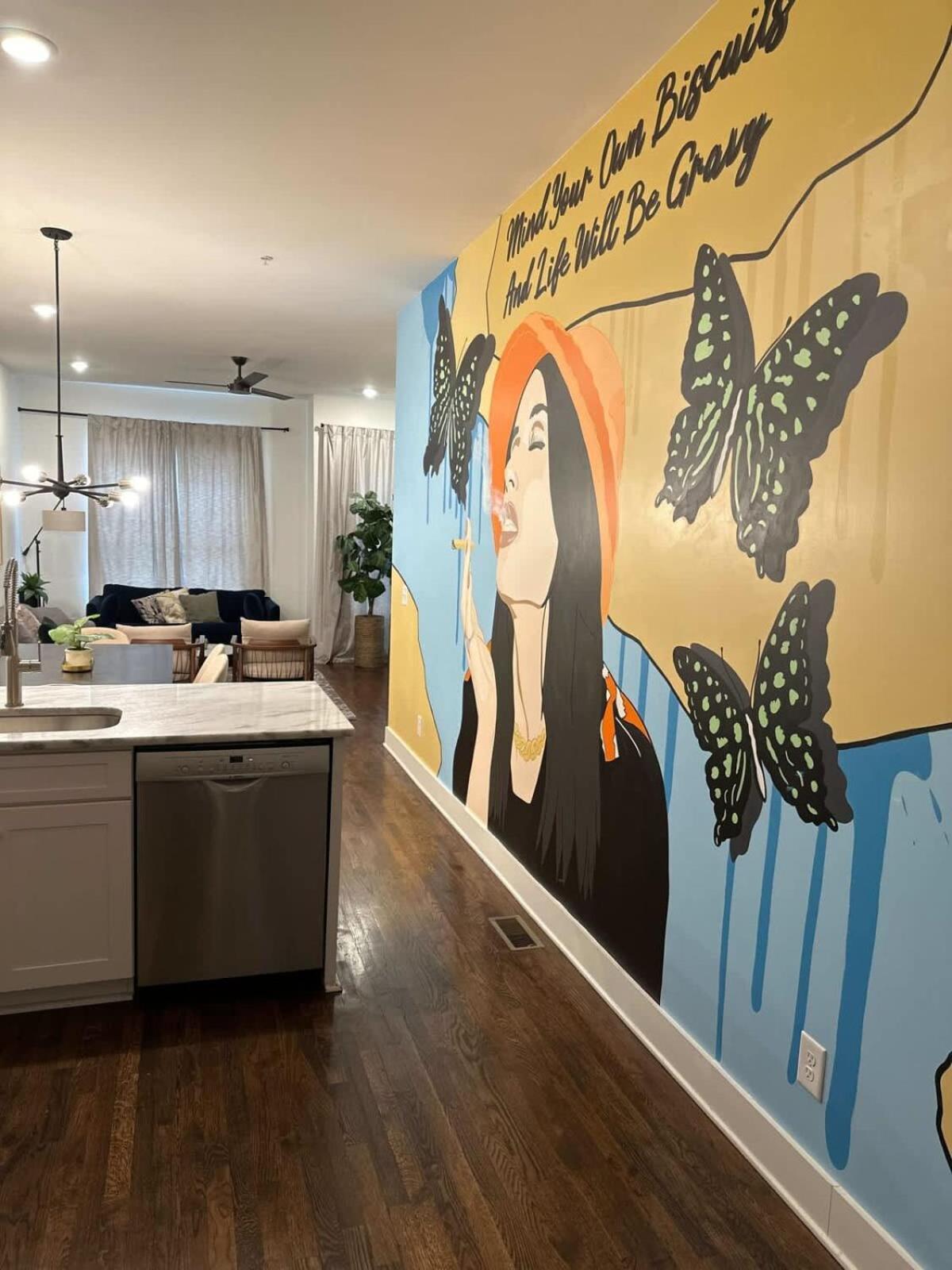 Holiday home Luxe Hillsboro Village Homes For 24 With 4 Patios, Rooftops And Garage Parking, Gourmet Kitchens And Smart Tvs, Walk To Vanderbilt, Pancake Pantry And Fido, 24hr Hospitality, 10 Min To Broadway And The Parthenon *