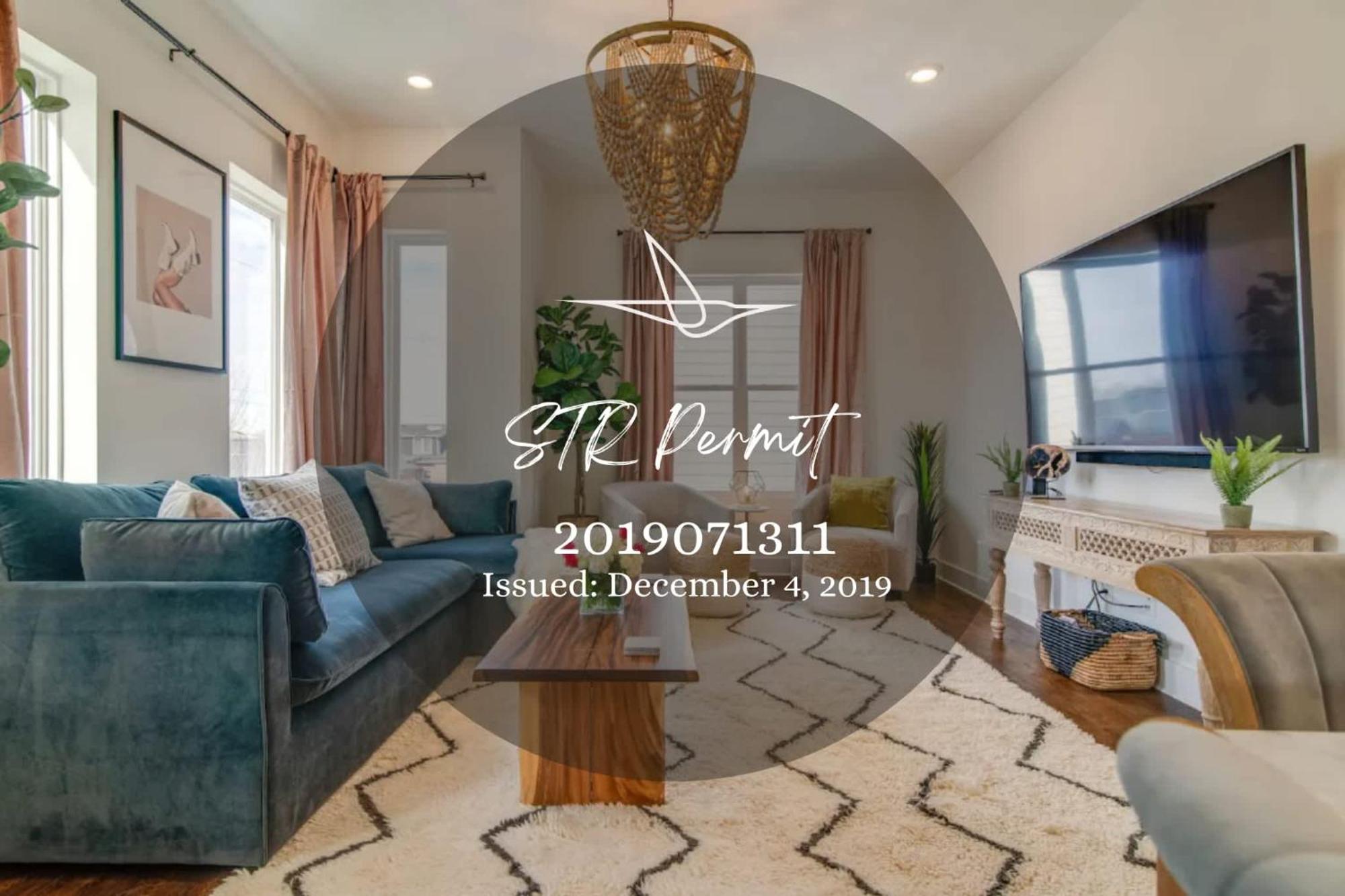 Luxe Hillsboro Village Homes For 24 With 4 Patios, Rooftops And Garage Parking, Gourmet Kitchens And Smart Tvs, Walk To Vanderbilt, Pancake Pantry And Fido, 24hr Hospitality, 10 Min To Broadway And The Parthenon Holiday home