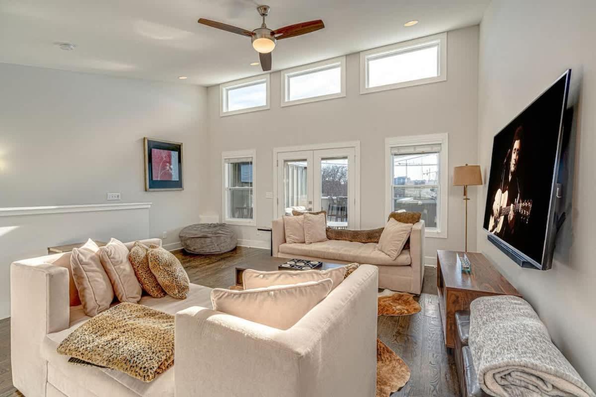 Cultured Coach - Music Row - Mins To Downtown Holiday home *